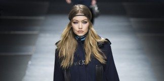 Versace Fall 2016 Ready-to-Wear Gigi Hadid - Versace Fall 2016 Ready-to-Wear