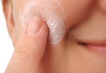 Sivilceli ve Yağlı Ciltlere Aspirin Maskesi Sivilceli ve yağlı ciltlere aspirin maskesi