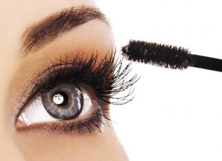 Maskara Sürerken Yapılan 7 Yanlış Maskara Sürerken Yapılan 8 Yanlış